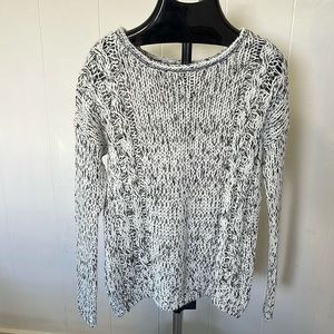 NWT OLIVE + OAK CABLE KNIT SWEATER SIZE SMALL